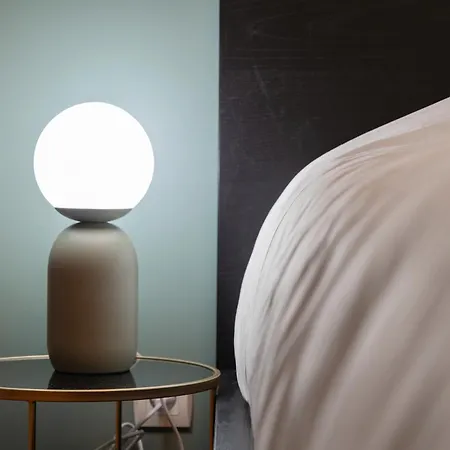 Charme & Tranquillite : Jardin De L'arquebuse/gare アパート *