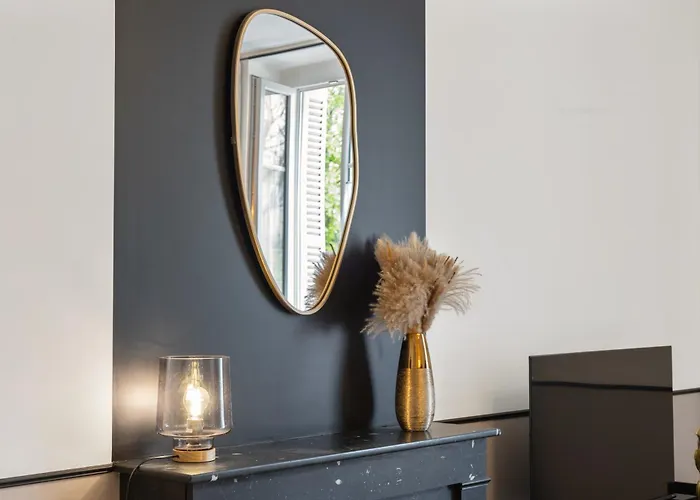 Charme & Tranquillite : Jardin De L'arquebuse/gare