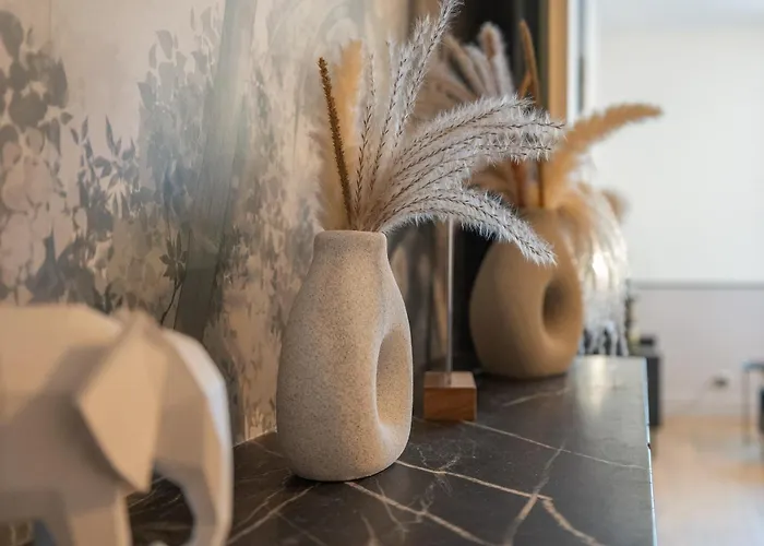 Charme & Tranquillite : Jardin De L'arquebuse/gare *